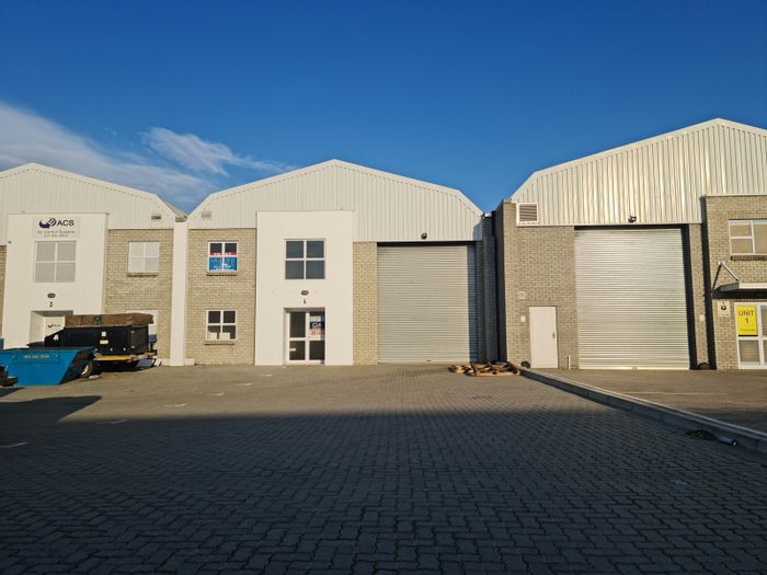 Industrial Warehouse To Rent in Firgrove: 470m2, parking, security, easy access.