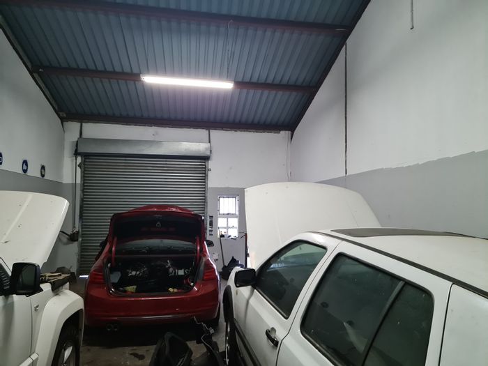 120m² Industrial Unit To Rent in Saxenburg Park 1 with 24/7 security access.