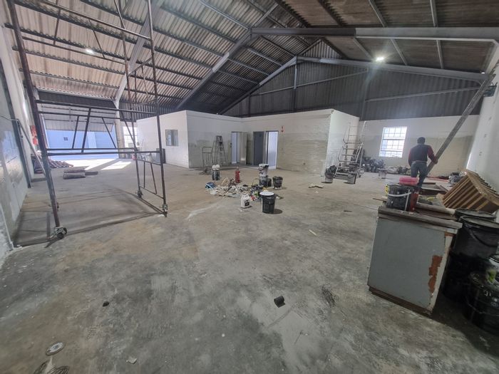250m² Industrial Warehouse To Rent in Stikland with offices and secured parking.