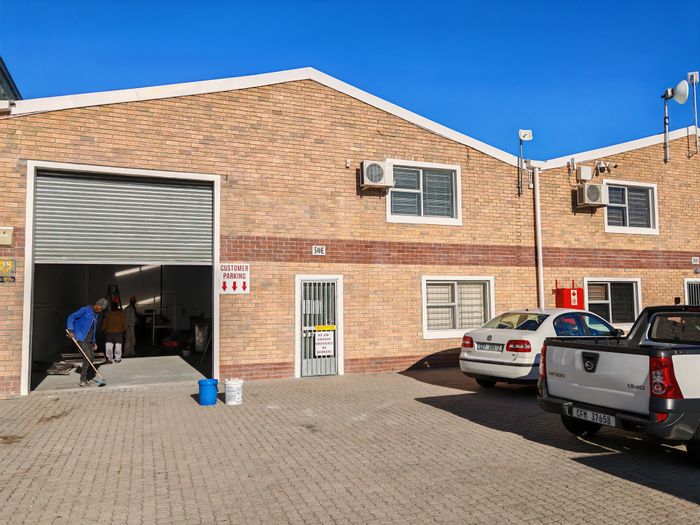 320m2 Industrial Warehouse To Rent in Somerset West Business Park with offices.