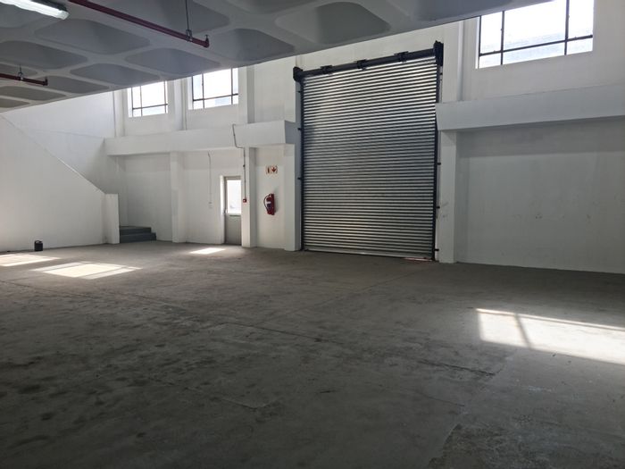 235m2 Industrial Unit To Rent in Blackheath with dedicated parking and flexible space.