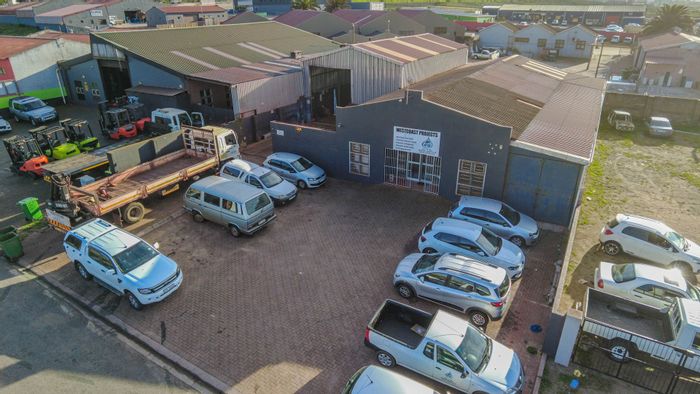 Vredenburg Central Industrial Property For Sale: High visibility, versatile space, investment potential.