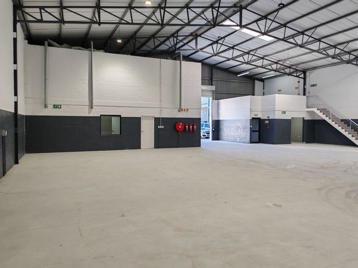 Industrial Warehouse To Rent in Firgrove: Solar, Security, Offices, Easy N2 Access.