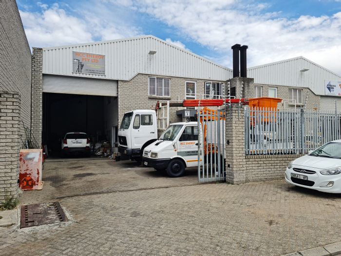 312m2 Industrial Warehouse with Yard Space To Rent in Saxenburg Park 2.