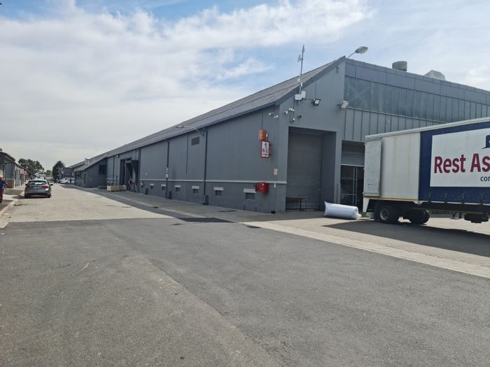 3083m2 Industrial Warehouse To Rent in Blackheath with 24-hour security and ample access.