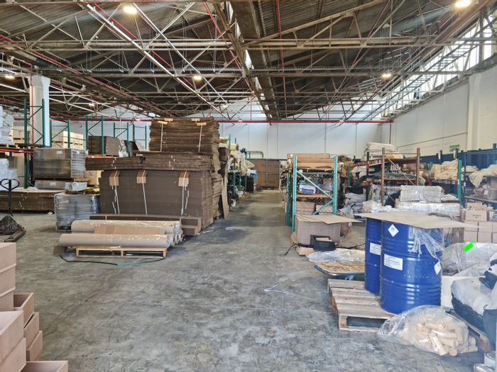 2084m2 Industrial Warehouse To Rent in Blackheath with 24-hour security and ample office space.