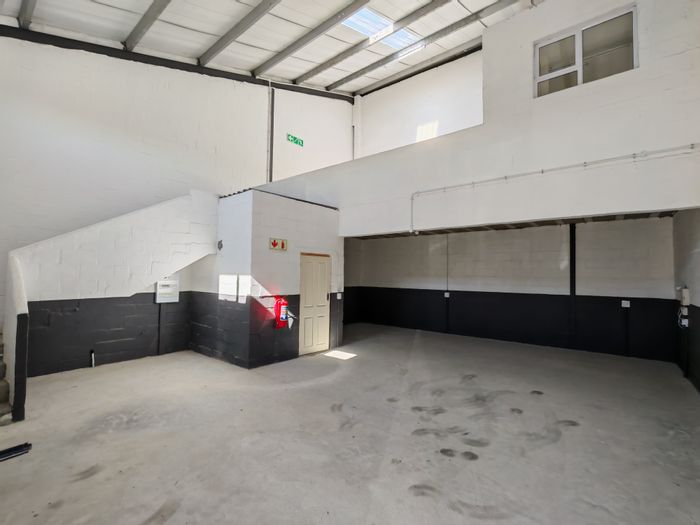 90m2 Industrial Warehouse To Rent in Guldenland with office and roller shutter door.