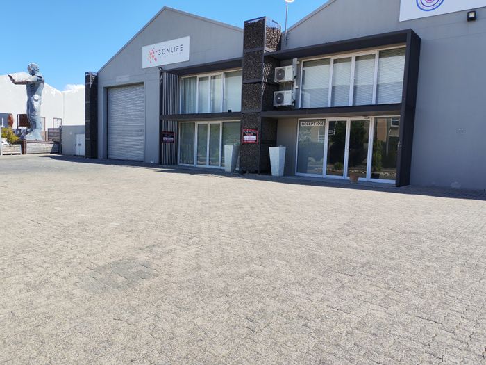 Industrial Warehouse To Rent in Asla Park with 24/7 security and office space.