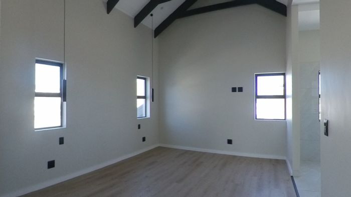 For Sale: House in Sandown with 3 en-suite bedrooms, pool, and patio.