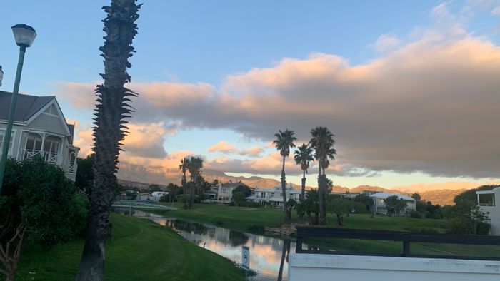 For Sale: 2-Bedroom Apartment in Greenways Golf Estate with Golf Course and Security.