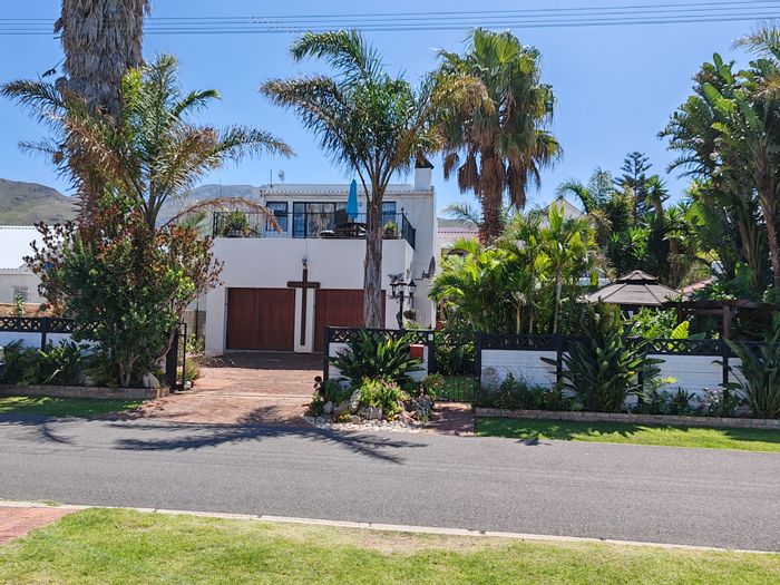 Klein Berlyn House For Sale: 6 Bedrooms, Pool, Wine Cellar, Sea Views.