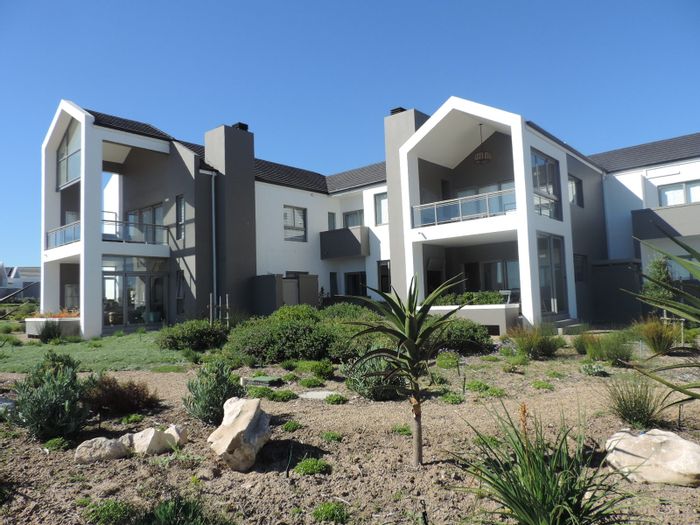 Langebaan Country Estate Apartment To Rent: 2 Bedrooms, Lagoon Views, Golf Course Access.