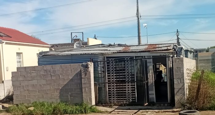 Vacant Land Residential for Sale in Asanda, 200m² plot ready for development.
