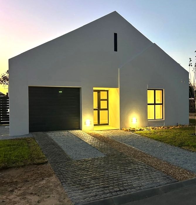 To Rent: House in Paarl North with 2 beds, inverter, and security features.