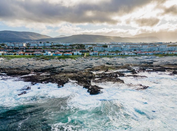 For Sale: Apartment at Hermanus Beach Club with sea views, pool, and pet-friendly.