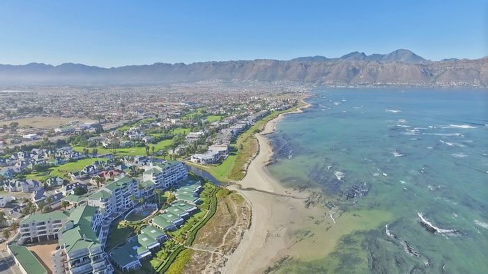 For Sale: Apartment in Greenways Golf Estate with beach access, pool, and golf course.