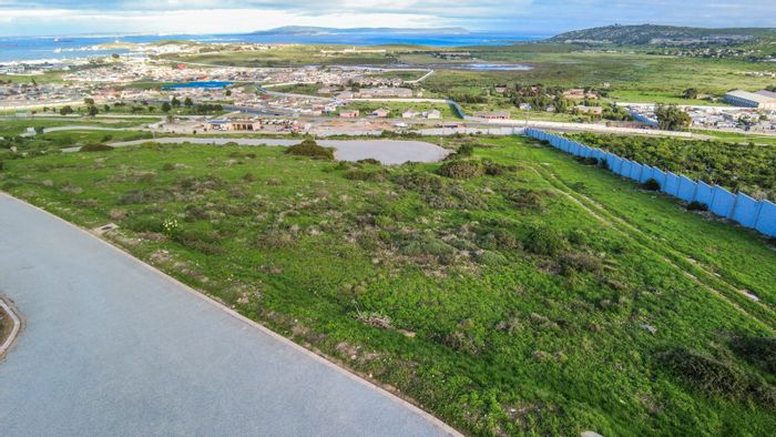 Vacant Land Residential for Sale in Hoogland: Secure estate, bay views, 752m² plot.