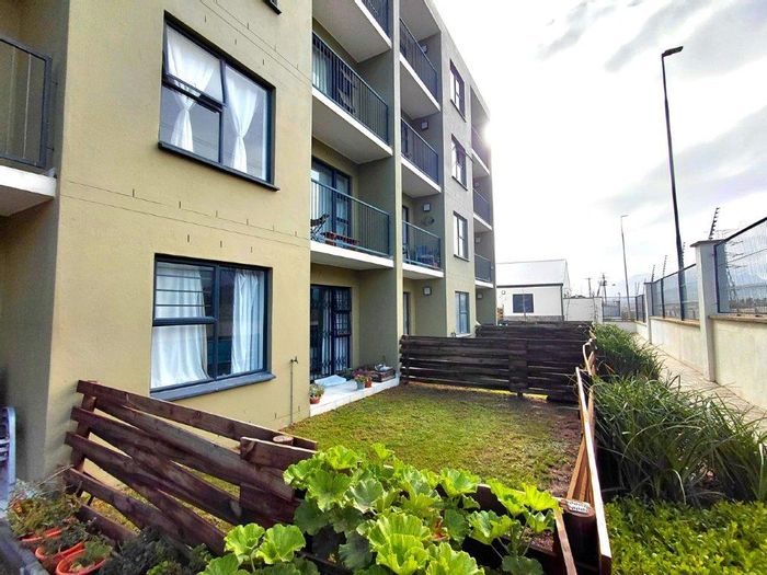 Eco-friendly 1-bedroom apartment in Firlands, For Sale with private garden and amenities.