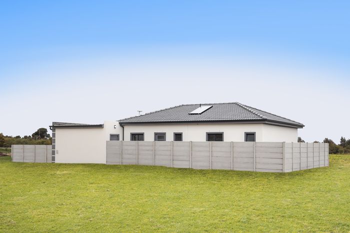 Vacant Land Residential For Sale in Houghton Place - 260 sqm, serviced plot available.