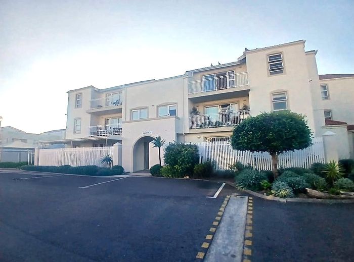 2-Bedroom Apartment To Rent in Whispering Pines with Private Patio and Secure Parking.