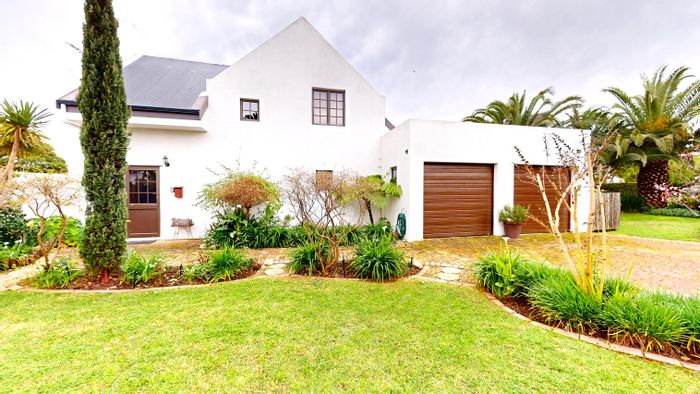 For Sale: House in Wellington Rural with pool, gardens, and secure estate living.