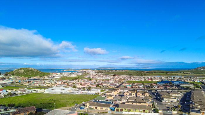 Vacant Land for Sale in Hoogland: Security, views, and flexible building options.