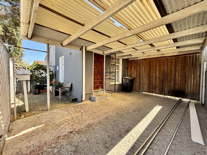 For Sale: Townhouse in Portlands with 3 bedrooms, secure parking, and close amenities.