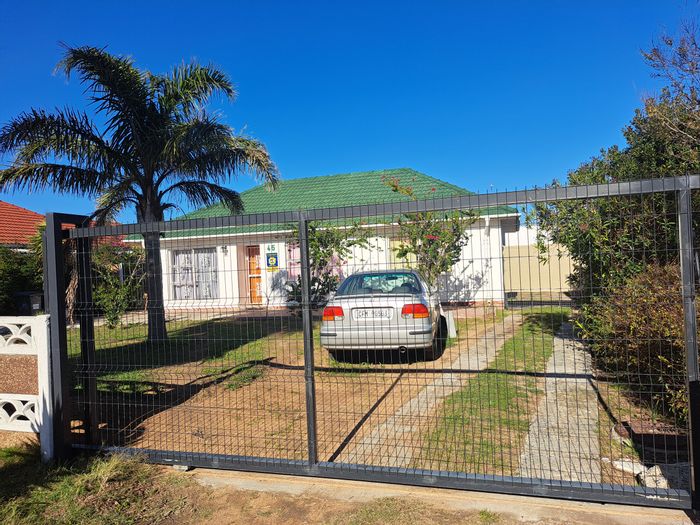 Marvin Park House For Sale: 3 Beds, Flat, Indoor Braai, Secure Parking, Lush Garden