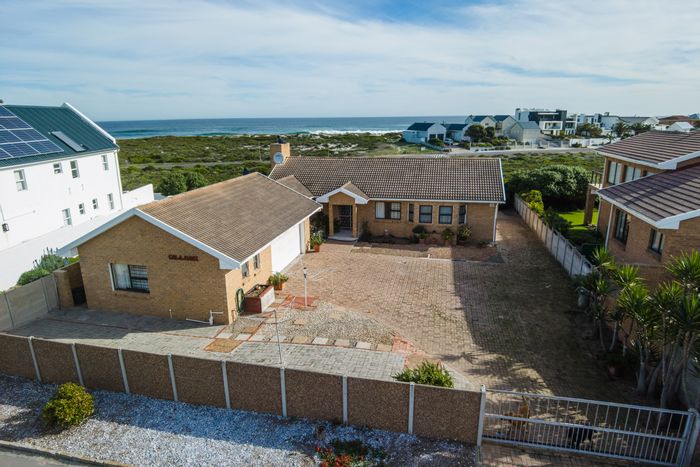 Property #CCH1041, House for sale in Yzerfontein Central