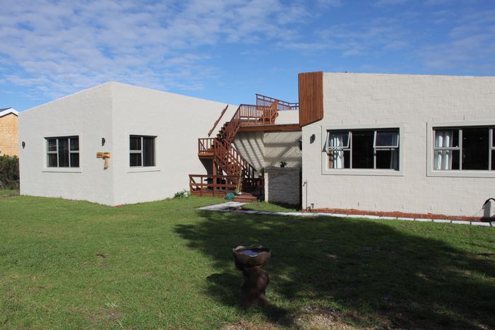 Modern 3-Bed Home in Bettys Bay Central with Sea and Mountain Views! For Sale!