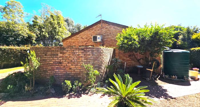 Lemoenkloof House For Sale: Spacious living, private garden, and heritage building included.