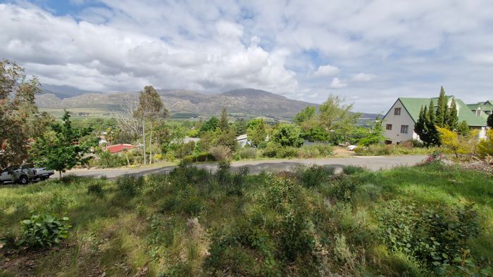 Vacant Land Residential For Sale in Villiersdorp Central - 962m² with views and amenities.