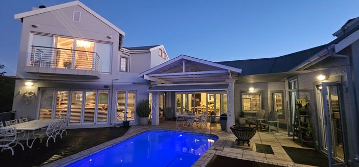 Myburgh Park House For Sale: Pool, lift access, garage, and versatile living spaces.