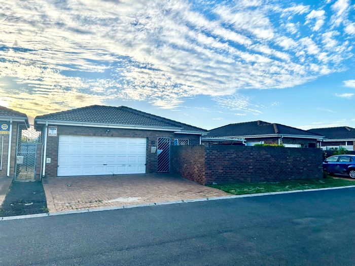 3-Bedroom House in Jagtershof For Sale: Pool, Braai Area, Secure Parking.