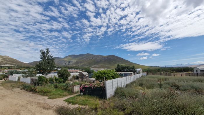Vacant Land Residential in Bot River Central, For Sale: Fully serviced, landscaped 595 m².