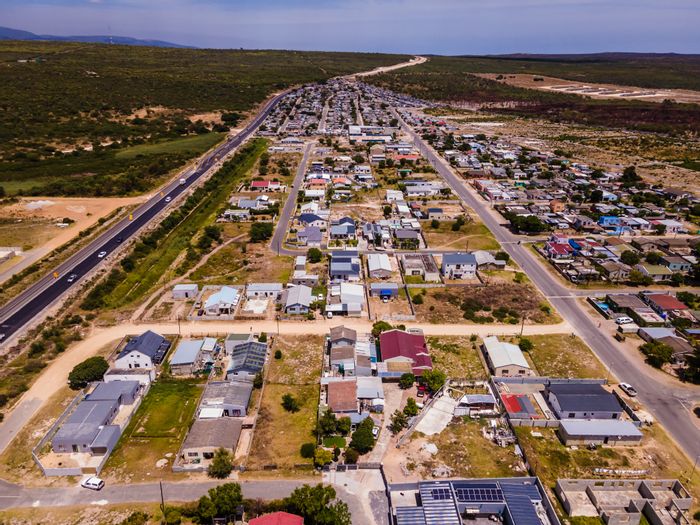 Vacant Land Residential For Sale in Stanford Central - 440m2 corner plot, build your dream home.