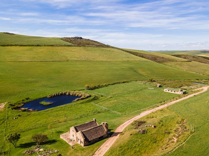 Farm for Sale in Stanford Central: 15 beds, agricultural potential, luxury resort opportunity.