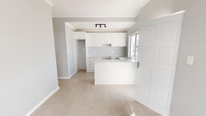 For Sale: 3-bed, 2-bath house in Weltevreden Valley with outdoor area and parking.