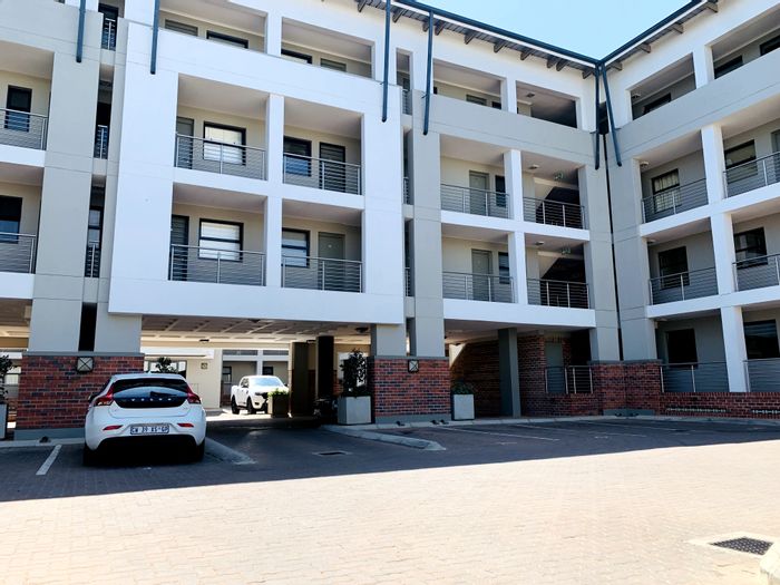 Rivonia Apartment To Rent: 1 Bed, WiFi-ready, pool, 24-hour security, parking.