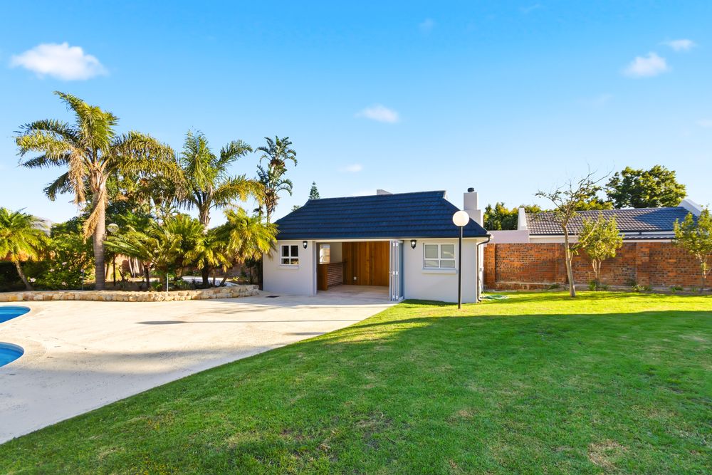 Summer house has its own kitchen