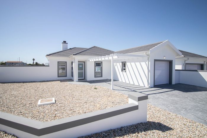 Coastal house for sale in Yzerfontein Central, near beach and amenities.