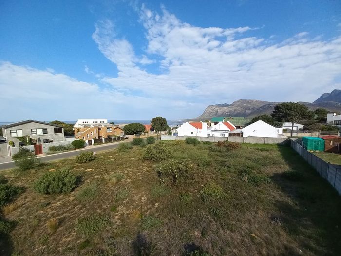 Vacant Land Residential For Sale in Palmiet: 1,190sqm with sea and mountain views.