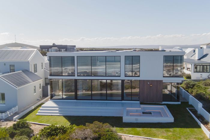 Yzerfontein Central House For Sale: 6 en-suite bedrooms, infinity pool, ocean views.