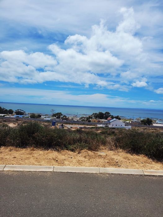 St Helena Views: For Sale - Vacant Land with Ocean Views and Building Flexibility.
