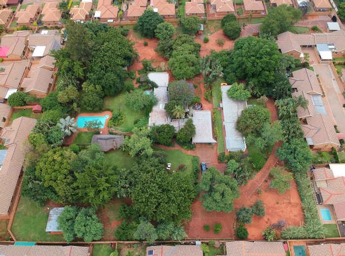 For Sale: Theresapark Small Holding with two homes, pool, and flatlet.