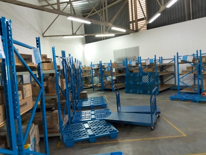 Industrial space to rent in New Germany with secure park and office area.