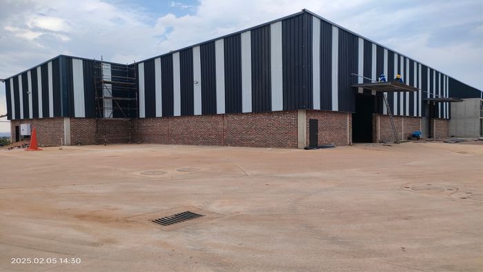 Industrial property in Nooitgedacht To Rent, customizable units near N14 access.