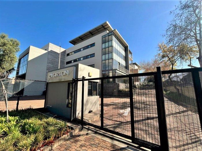 Prime Parktown office to rent with versatile layout and excellent accessibility.