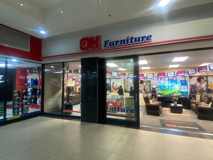 Retail space to rent in Foreshore with showroom, warehouse, and branding options.
