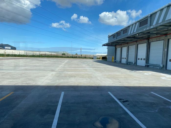 To Rent: 4375m2 Industrial Warehouse with Offices in Blackheath Industrial, 24-hour security.